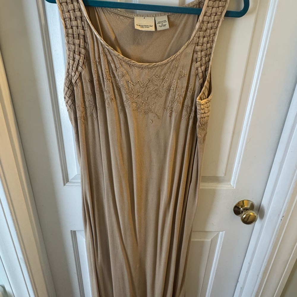 Chic Sleeveless Tan Maxi Dress